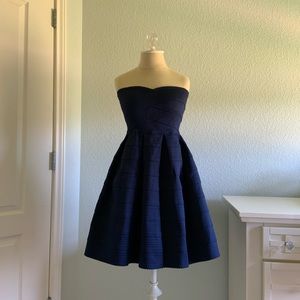 Size S NWT HONEY PUNCH Structured Bandage Dress